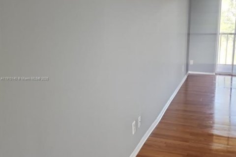 Copropriété à vendre à Tamarac, Floride: 1 chambre, 69.68 m2 № 2013412 - photo 4