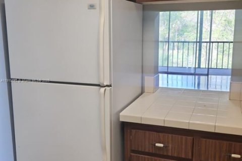 Copropriété à vendre à Tamarac, Floride: 1 chambre, 69.68 m2 № 2013412 - photo 2