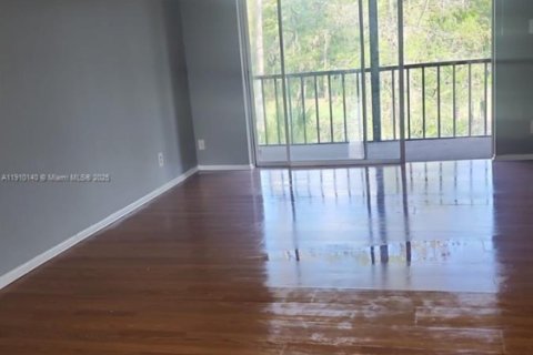 Copropriété à vendre à Tamarac, Floride: 1 chambre, 69.68 m2 № 2013412 - photo 5