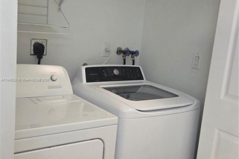 Купить кондоминиум в Дорал, Флорида 2 спальни, 123.37м2, № 1842437 - фото 17