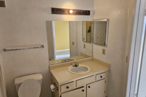 Condominio en alquiler en Margate, Florida, 2 dormitorios, 95.41 m2 № 2036427 - foto 7