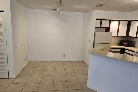 Condominio en alquiler en Margate, Florida, 2 dormitorios, 95.41 m2 № 2036427 - foto 5