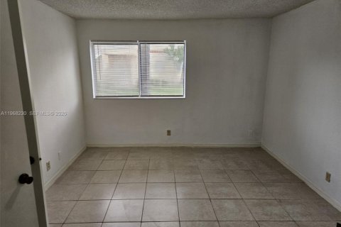 Condominio en alquiler en Margate, Florida, 2 dormitorios, 95.41 m2 № 2036427 - foto 15