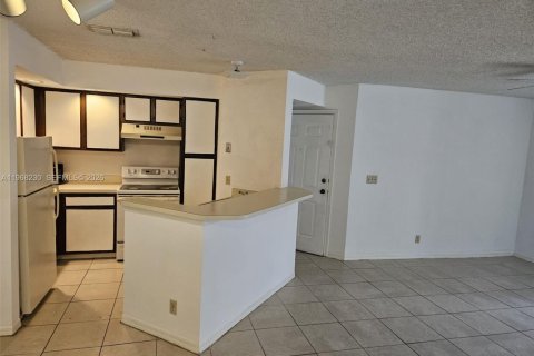 Condominio en alquiler en Margate, Florida, 2 dormitorios, 95.41 m2 № 2036427 - foto 6