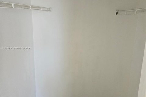 Condominio en alquiler en Margate, Florida, 2 dormitorios, 95.41 m2 № 2036427 - foto 11