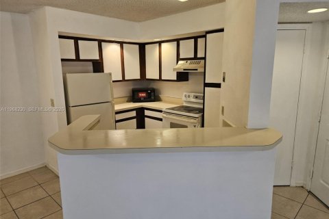 Condominio en alquiler en Margate, Florida, 2 dormitorios, 95.41 m2 № 2036427 - foto 4