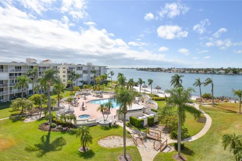 Copropriété à louer à Saint Petersburg, Floride: 2 chambres, 106.84 m2 № 2115379 - photo 4