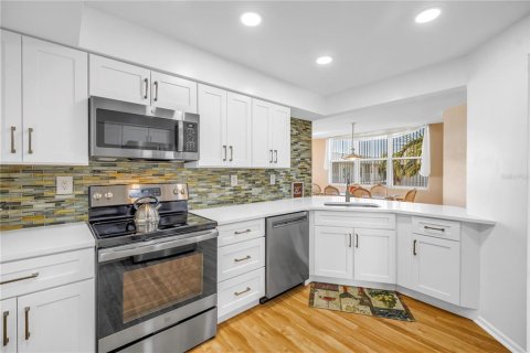 Copropriété à louer à Saint Petersburg, Floride: 2 chambres, 106.84 m2 № 2115379 - photo 6