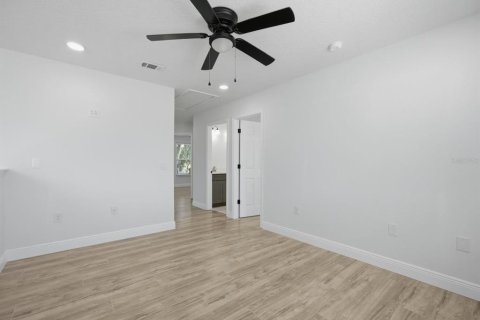 House in Kissimmee, Florida 4 bedrooms, 272.2 sq.m. № 2411468 - photo 25