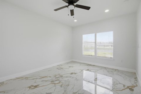House in Kissimmee, Florida 4 bedrooms, 272.2 sq.m. № 2411468 - photo 22