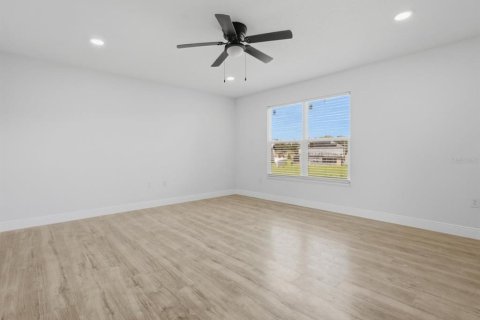 House in Kissimmee, Florida 4 bedrooms, 272.2 sq.m. № 2411468 - photo 29