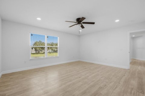 House in Kissimmee, Florida 4 bedrooms, 272.2 sq.m. № 2411468 - photo 30