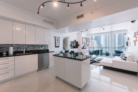 Купить кондоминиум в Майами, Флорида 2 спальни, 102.1м2, № 1986945 - фото 4