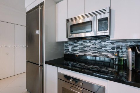 Купить кондоминиум в Майами, Флорида 2 спальни, 102.1м2, № 1986945 - фото 8