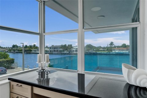 Condominio en venta en Pompano Beach, Florida, 2 dormitorios, 92.9 m2 № 2247615 - foto 9