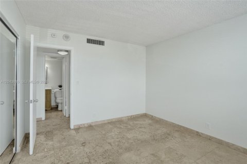 Condominio en venta en Pompano Beach, Florida, 2 dormitorios, 92.9 m2 № 2247615 - foto 16