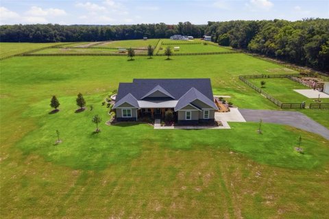 House in Weirsdale, Florida 3 bedrooms, 258.36 sq.m. № 2197692 - photo 7