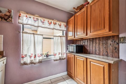 House in Eustis, Florida 3 bedrooms, 127.65 sq.m. № 1855721 - photo 8