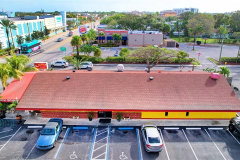 Commercial property in Lake Worth, Florida № 1121360 - photo 1