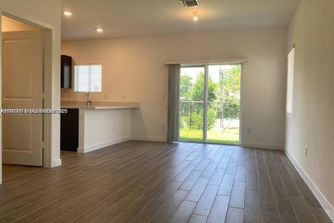 Touwnhouse à vendre à Miami, Floride: 3 chambres № 2059932 - photo 3