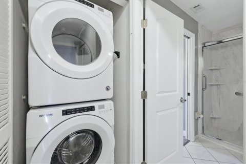 Купить кондоминиум в Венеция, Флорида 8 комнат, 79.9м2, № 2100952 - фото 23
