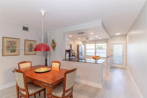 Copropriété à vendre à Coconut Creek, Floride: 2 chambres, 107.4 m2 № 1705747 - photo 9