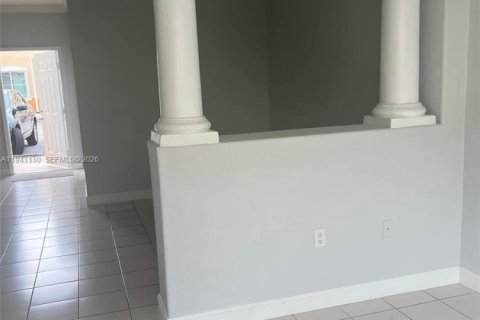 Touwnhouse à louer à Miami Lakes, Floride: 3 chambres № 1997864 - photo 10