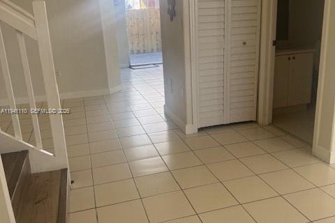 Touwnhouse à louer à Miami Lakes, Floride: 3 chambres № 1997864 - photo 4