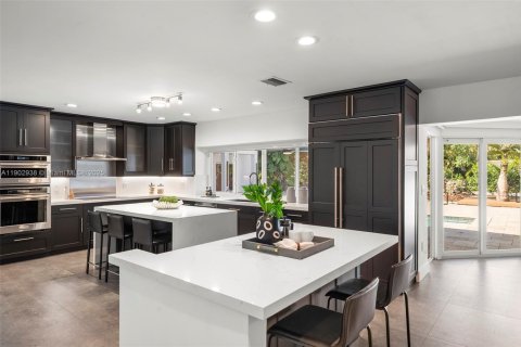 Villa ou maison à vendre à Pinecrest, Floride: 6 chambres, 496.38 m2 № 1955845 - photo 15
