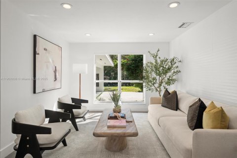 Villa ou maison à vendre à Pinecrest, Floride: 6 chambres, 496.38 m2 № 1955845 - photo 11