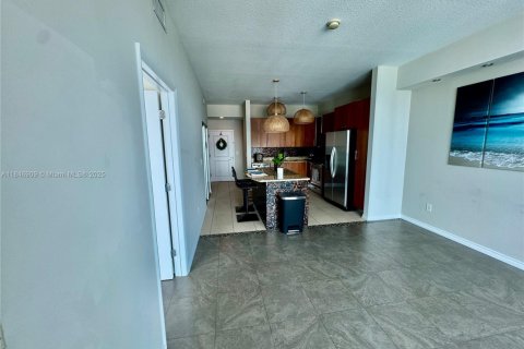 Condominio en venta en Hallandale Beach, Florida, 1 dormitorio, 81.29 m2 № 2244140 - foto 9