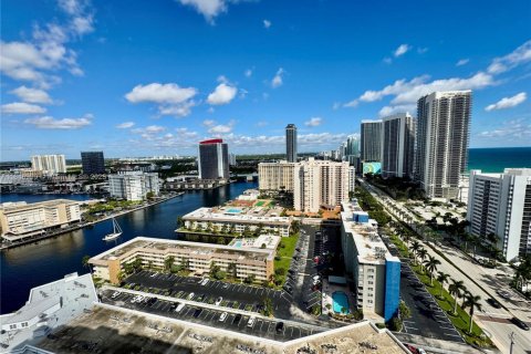 Condominio en Hallandale Beach, Florida, 1 dormitorio  № 2244140