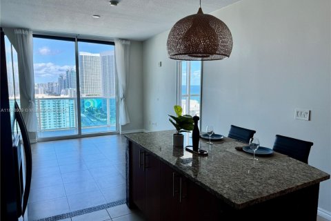 Condominio en venta en Hallandale Beach, Florida, 1 dormitorio, 81.29 m2 № 2244140 - foto 5