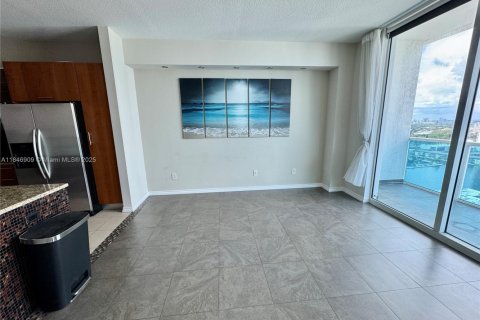 Condominio en venta en Hallandale Beach, Florida, 1 dormitorio, 81.29 m2 № 2244140 - foto 14