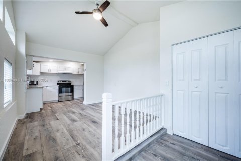 House in Port Charlotte, Florida 2 bedrooms № 2052769 - photo 4