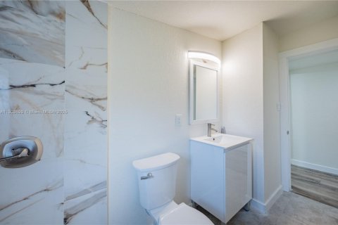 House in Port Charlotte, Florida 2 bedrooms № 2052769 - photo 21