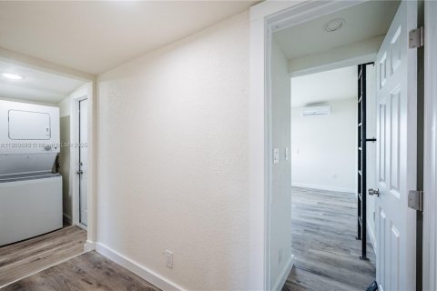 House in Port Charlotte, Florida 2 bedrooms № 2052769 - photo 12