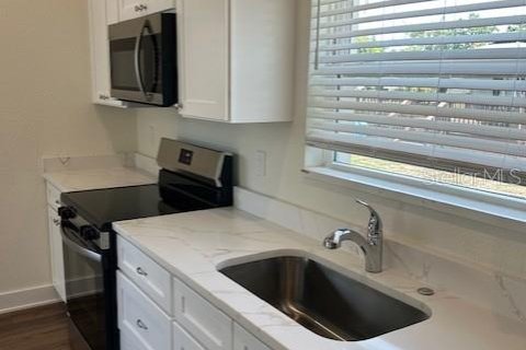 Villa ou maison à louer à Saint Petersburg, Floride: 1 chambre, 51.1 m2 № 2096080 - photo 3