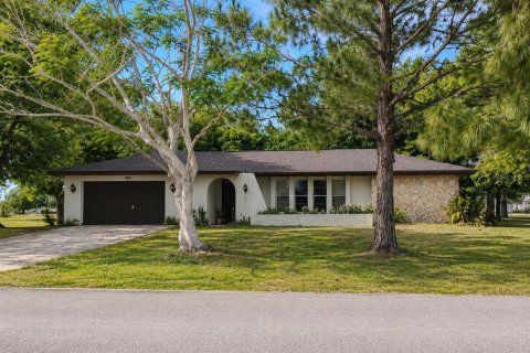 House in Sebring, Florida 3 bedrooms, 181.9 sq.m. № 2121676