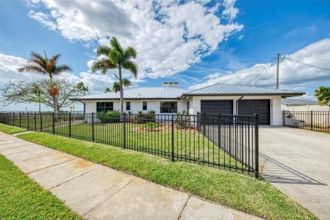 Villa ou maison à vendre à Bradenton, Floride: 3 chambres, 153.85 m2 № 2137086 - photo 3