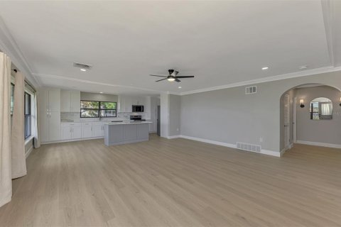 Villa ou maison à vendre à Bradenton, Floride: 3 chambres, 153.85 m2 № 2137086 - photo 10