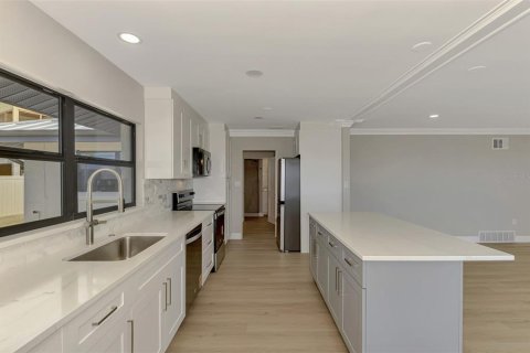 Villa ou maison à vendre à Bradenton, Floride: 3 chambres, 153.85 m2 № 2137086 - photo 11