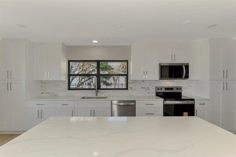 Villa ou maison à vendre à Bradenton, Floride: 3 chambres, 153.85 m2 № 2137086 - photo 15