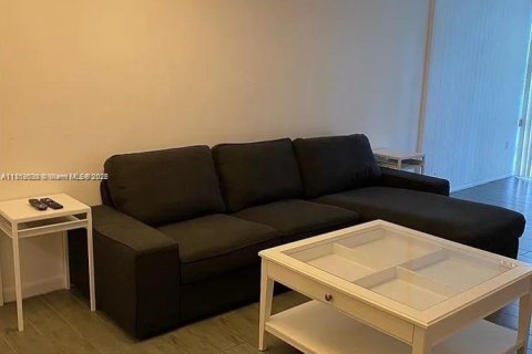 Condo in Sunny Isles Beach, Florida, 1 bedroom  № 1779369 - photo 3