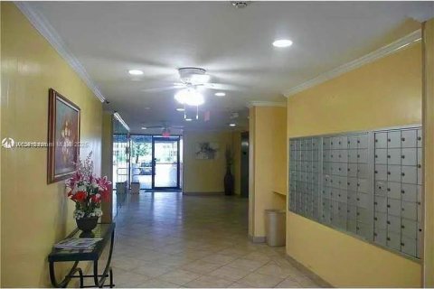 Condo in Sunny Isles Beach, Florida, 1 bedroom  № 1779369 - photo 16