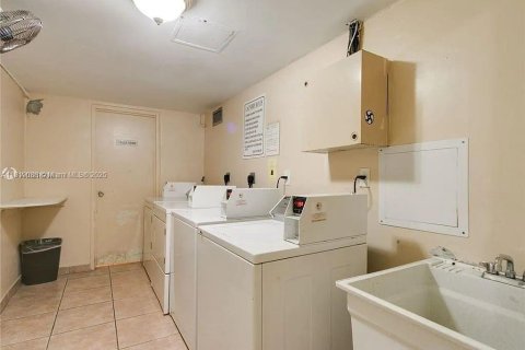Condo in Sunny Isles Beach, Florida, 1 bedroom  № 1779369 - photo 17