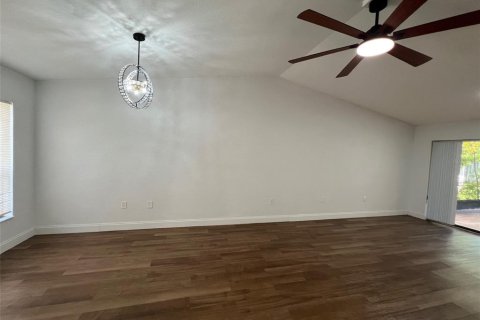Casa en venta en Winter Haven, Florida, 3 dormitorios, 115.85 m2 № 1885506 - foto 3