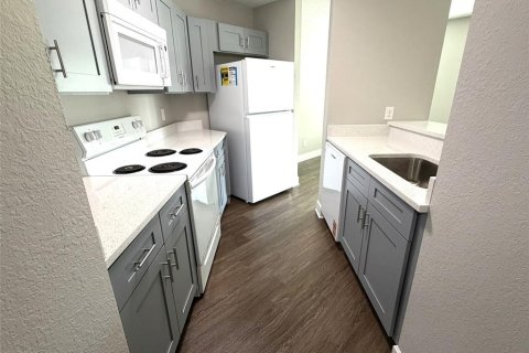 Copropriété à louer à Orlando, Floride: 2 chambres, 86.4 m2 № 2354606 - photo 7