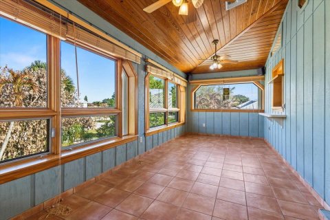 House in Hutchinson Island South, Florida 4 bedrooms, 195.47 sq.m. № 2086912 - photo 13