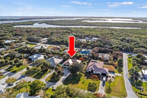 House in Hutchinson Island South, Florida 4 bedrooms, 195.47 sq.m. № 2086912 - photo 7